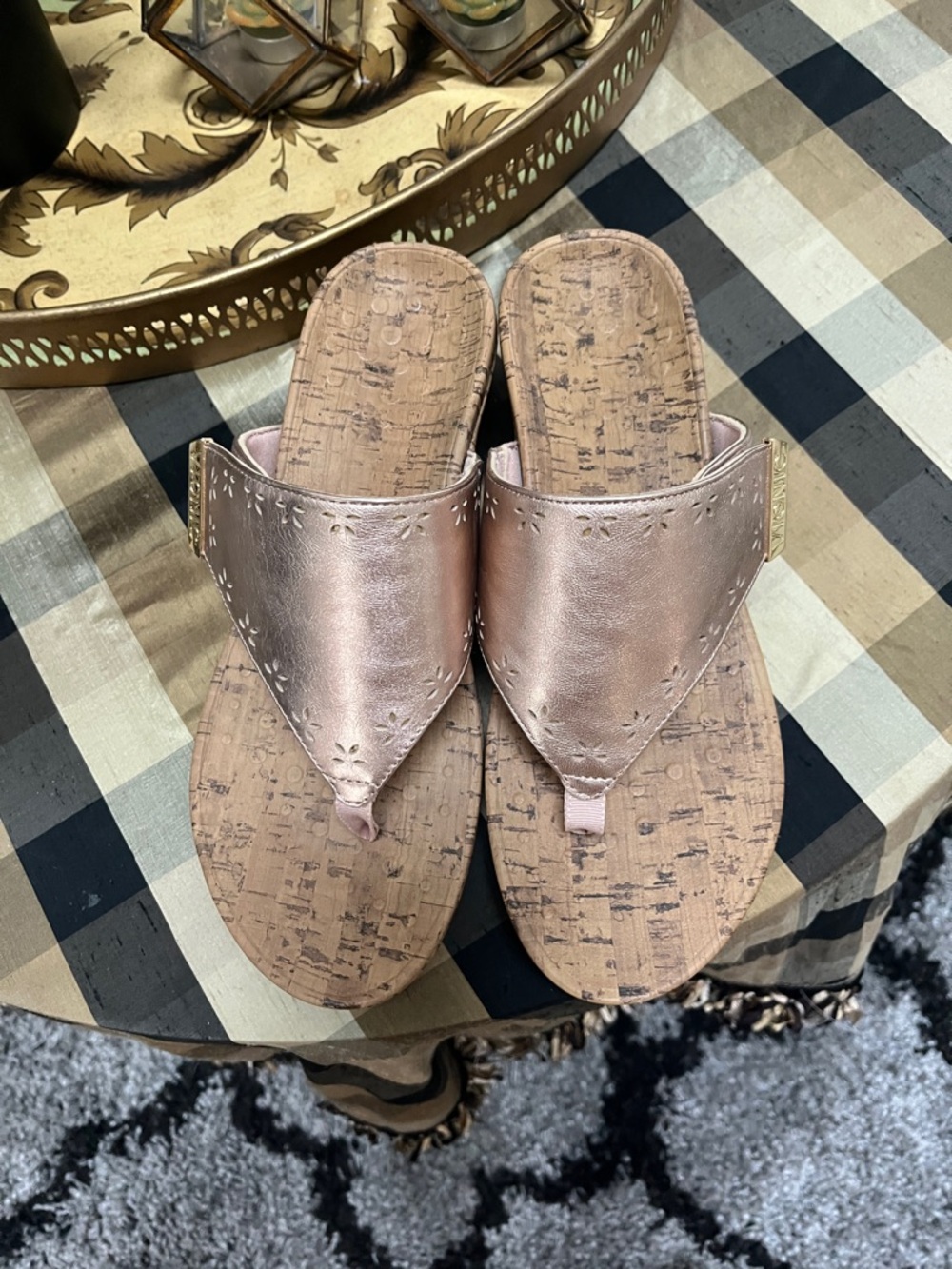 Vionic Rose Gold Cork-Pattern Thong Sandals
